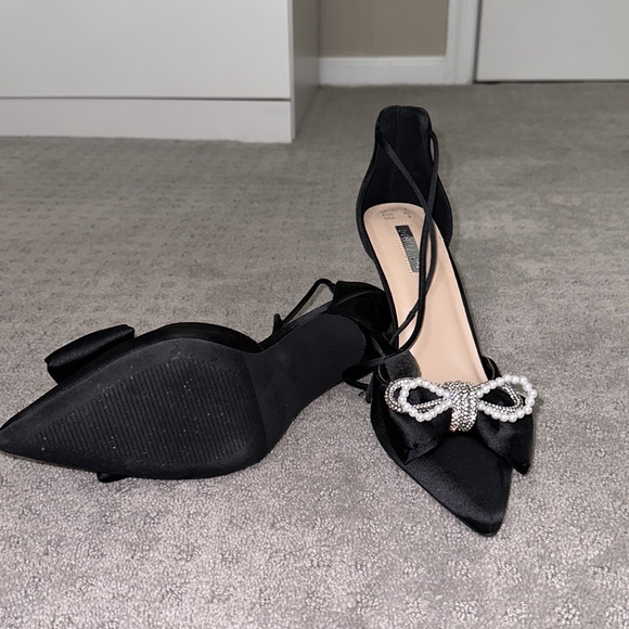 Black diamond and pearl bow - Picture 3 of 3